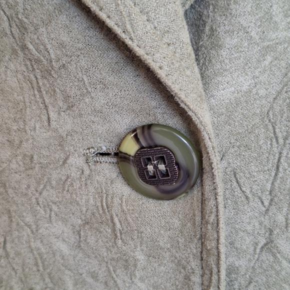 RQT Ultra Suede Top SzXL Long Sleeve 3 Button Closure Sage Green Polyester NWOT - Picture 9 of 9